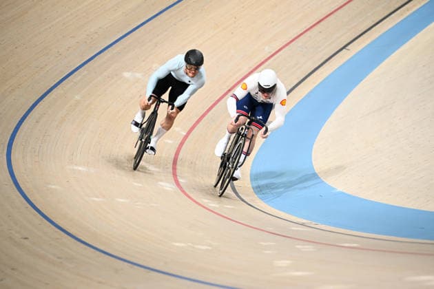 2026 UEC Track Elite European Championships Picture by Olly Hassell SWpix.com - 03 02 2026 - Cycling - 2026 UEC Track Elite European Championships - Konya Velodrome, Konya, Türkiye - Men s Sprint 1 16 Finals - Harry Ledingham-Horn (Great Britain), Aliaksandr Hlova (Individual Neutral Athletes) Copyright: x xSWpix.comx(t axPhotographyxHubxLtd)xOllyxHassell SWpix.comx SWP-3177-0502