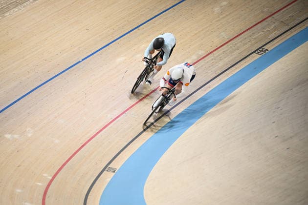 2026 UEC Track Elite European Championships Picture by Olly Hassell SWpix.com - 03 02 2026 - Cycling - 2026 UEC Track Elite European Championships - Konya Velodrome, Konya, Türkiye - Men s Sprint 1 16 Finals - Harry Ledingham-Horn (Great Britain), Aliaksandr Hlova (Individual Neutral Athletes) Copyright: x xSWpix.comx(t axPhotographyxHubxLtd)xOllyxHassell SWpix.comx SWP-3177-0503
