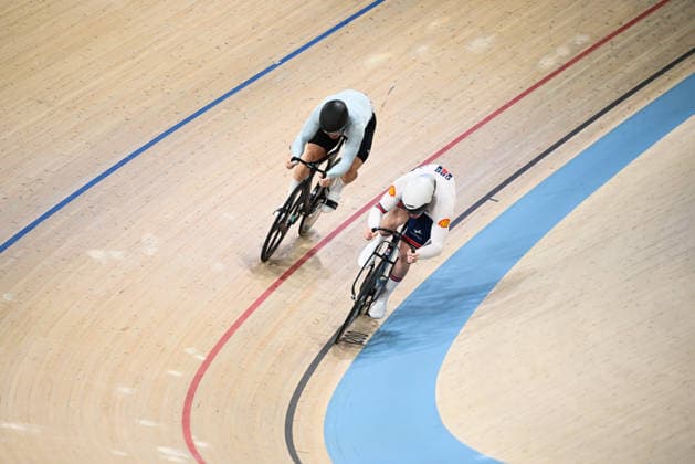 2026 UEC Track Elite European Championships Picture by Olly Hassell SWpix.com - 03 02 2026 - Cycling - 2026 UEC Track Elite European Championships - Konya Velodrome, Konya, Türkiye - Men s Sprint 1 16 Finals - Harry Ledingham-Horn (Great Britain), Aliaksandr Hlova (Individual Neutral Athletes) Copyright: x xSWpix.comx(t axPhotographyxHubxLtd)xOllyxHassell SWpix.comx SWP-3177-0505