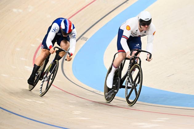 2026 UEC Track Elite European Championships Picture by Olly Hassell SWpix.com - 03 02 2026 - Cycling - 2026 UEC Track Elite European Championships - Konya Velodrome, Konya, Türkiye - Men s Sprint 1 8 Finals - Harry Ledingham-Horn (Great Britain), Rayan Helal (France) Copyright: x xSWpix.comx(t axPhotographyxHubxLtd)xOllyxHassell SWpix.comx SWP-3177-0528