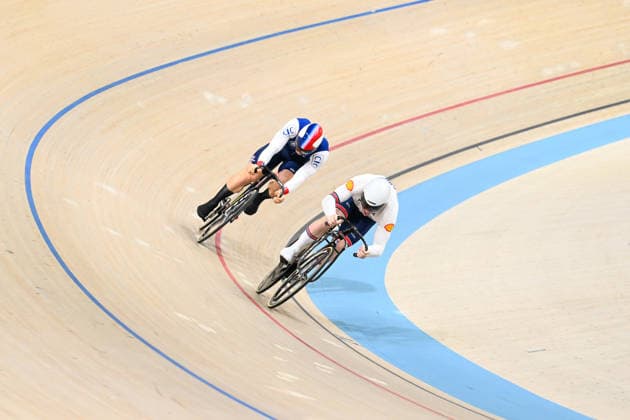 2026 UEC Track Elite European Championships Picture by Olly Hassell SWpix.com - 03 02 2026 - Cycling - 2026 UEC Track Elite European Championships - Konya Velodrome, Konya, Türkiye - Men s Sprint 1 8 Finals - Harry Ledingham-Horn (Great Britain), Rayan Helal (France) Copyright: x xSWpix.comx(t axPhotographyxHubxLtd)xOllyxHassell SWpix.comx SWP-3177-0529