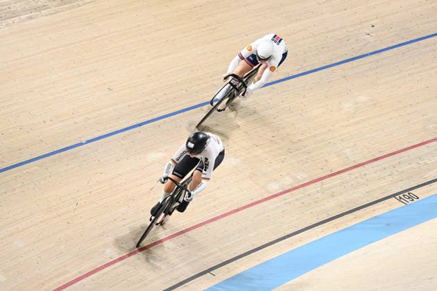2026 UEC Track Elite European Championships Picture by Olly Hassell SWpix.com - 03 02 2026 - Cycling - 2026 UEC Track Elite European Championships - Konya Velodrome, Konya, Türkiye - Women™s Sprint - Semifinals - Sophie Capewell (Great Britain), Lea Sophie Friedrich (Germany) Konya Konya Velodrome Türkiye Copyright: x xSWpix.comx(t axPhotographyxHubxLtd)xOllyxHassell SWpix.comx SWP-3177-0564