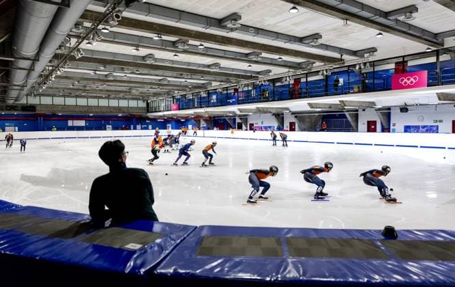 MILAN Short track speed skaters training at the Milan Ice Skating Area. The skaters are preparing for their participation in the Winter Olympics. ROBIN VAN LONKHUIJSEN ANP xVIxANPxSportx xxANPxIVx 549544538 originalFilename: 549544538.jpg