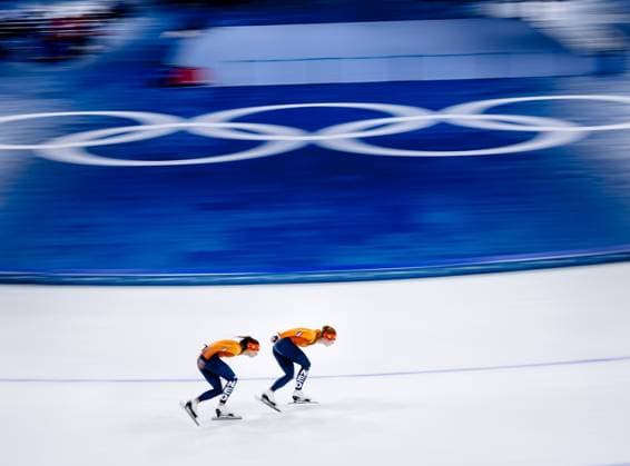 MILAN - Femke Kok and Antoinette Rijpma-de Jong during a training session at the Milano Speed skating, Eisschnelllauf Stadium. The speed skaters are preparing for their participation in the Winter Olympics. SEM VAN DER WAL ANP xVIxANPxSportx xxANPxIVx 549544676 originalFilename: 549544676.jpg