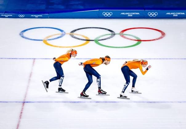 MILAN Marijke Groenewoud, Jorrit Bergsma, and Merel Conijn during a training session at the Milano Speed skating, Eisschnelllauf Stadium. The speed skaters are preparing for their participation in the Winter Olympics. SEM VAN DER WAL ANP netherlands out - belgium out Milaan xVIxxIVx 549543894 originalFilename: 549543894.jpg