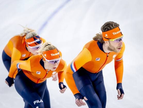 MILAN - Merel Conijn, Marijke Groenewoud, and Jorrit Bergsma during a training session at the Milano Speed skating, Eisschnelllauf Stadium. The speed skaters are preparing for their participation in the Winter Olympics. SEM VAN DER WAL ANP netherlands out - belgium out Milaan xVIxxIVx 549543906 originalFilename: 549543906.jpg