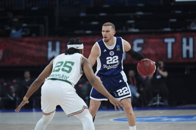 Bahcesehir Koleji v Slask - EuroCup Basketball ISTANBUL, TURKIYE - FEBRUARY 3: Malachi Flynn (22) of Bahcesehir Koleji in action against Kadre Stathan Gray (25) of Slask during EuroCup Basketball week 17 match between Bahcesehir Koleji and Slask at Sinan Erdem Dome in Istanbul, Turkiye on February 3, 2026. Bunyamin Celik Anadolu Istanbul Turkey. Editorial use only. Please get in touch for any other usage.  Copyright: x2026xAnadoluxBunyaminxCelikx