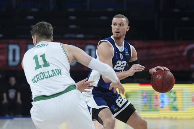 Bahcesehir Koleji v Slask - EuroCup Basketball ISTANBUL, TURKIYE - FEBRUARY 3: Malachi Flynn (22) of Bahcesehir Koleji in action against Ajdin Penava (11) of Slask during EuroCup Basketball week 17 match between Bahcesehir Koleji and Slask at Sinan Erdem Dome in Istanbul, Turkiye on February 3, 2026. Bunyamin Celik Anadolu Istanbul Turkey. Editorial use only. Please get in touch for any other usage.  Copyright: x2026xAnadoluxBunyaminxCelikx