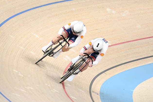 2026 UEC Track Elite European Championships Picture by Olly Hassell SWpix.com - 03 02 2026 - Cycling - 2026 UEC Track Elite European Championships - Konya Velodrome, Konya, Türkiye - Women™s Sprint - For Gold - Sophie Capewell (Great Britain), Emma Finucane (Great Britain) Konya Konya Velodrome Türkiye Copyright: x xSWpix.comx(t axPhotographyxHubxLtd)xOllyxHassell SWpix.comx SWP-3177-0625