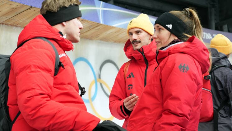 3.2.2026: Cortina d Ampezzo: Pista Eugenio Monti: Skeleton: Rasmus Johansen (Dänemarkt) + Axel Jungk + Jacqueline Pfeifer (Deutschland) *** 3 2 2026 Cortina d Ampezzo Pista Eugenio Monti Skeleton Rasmus Johansen Denmark Axel Jungk Jacqueline Pfeifer Germany