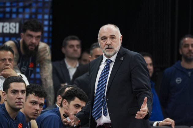 Anadolu Efes v Valencia Basket - EuroLeauge ISTANBUL, TURKIYE - FEBRUARY 3: Anadolu Efes head coach Pablo Laso gestures during EuroLeauge week 26 basketball match between Anadolu Efes and Valencia Basket at Basketball Development Center in Istanbul, Turkiye on February 3, 2026. Arife Karakum Anadolu Istanbul Turkey. Editorial use only. Please get in touch for any other usage.  Copyright: x2026xAnadoluxArifexKarakumx