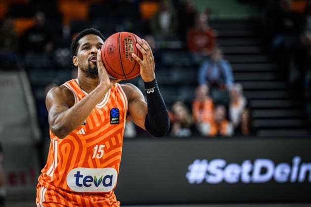 Justin Simon ratiopharm ulm controls the Ball during the Basketball Eurocup match between ratiopharm ulm and Buducnost VOLI Podgorica at ratiopharm Arena on February 3, 2026 in Neu Ulm, Germany Photo by Harry Langer DeFodi Images