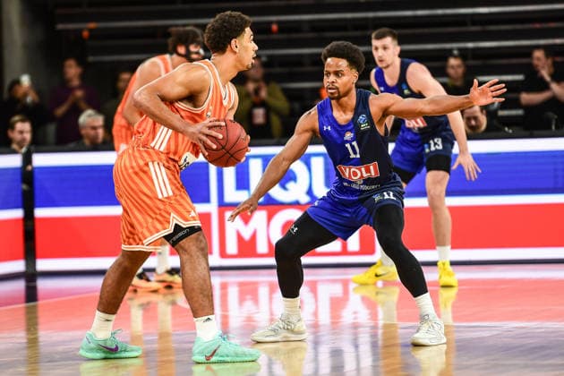 BKT Euro Cup Ratiopharm Ulm vs Buducnost VOLI Podgorica, Ratiopharm Arena Ulm 03 02 2026 Justin Simon ratiopharm Ulm, 15 vs Yogi Ferrell Buducnost VOLI Podgorica, 11 Ulm 03 02 2026 17 Matchday BKT EuroCup, Ratiopharm Ulm vs Buducnost VOLI Podgorica, Ratiopharm Arena Ulm Copyright: xBEAUTIFULxSPORTS Märklx