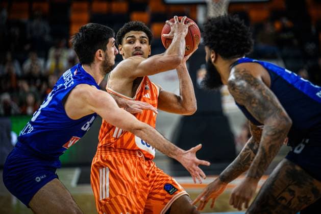 Mark Smith ratiopharm ulm battle for the ball during the Basketball Eurocup match between ratiopharm ulm and Buducnost VOLI Podgorica at ratiopharm Arena on February 3, 2026 in Neu Ulm, Germany Photo by Harry Langer DeFodi Images