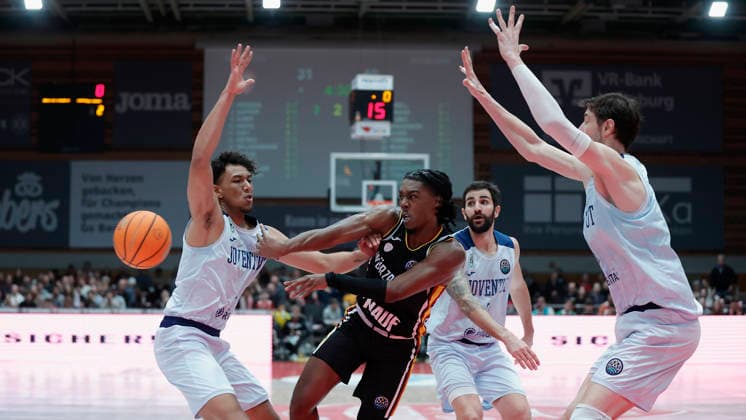 In the picture from left Yannick Kraag Joventut Badalona, 1 , Marcus Carr Wuerzburg Baskets, 5 , Yannick Kraag Joventut Badalona, 1 and Ante Tomic Joventut Badalona, 44 03 02 2026, Fitness First Wuerzburg Baskets vs Joventut Badalona, Basketball Champions League, Round of 16, Group K, Matchday 3, Germany, 97072, tectake Arena Wuerzburg, Copyright: HMBxMedia xJulienxBecker