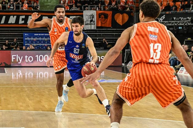 BKT Euro Cup Ratiopharm Ulm vs Buducnost VOLI Podgorica, Ratiopharm Arena Ulm 03 02 2026 Axel Bouteille Buducnost VOLI Podgorica, 83 vs Mark Smith ratiopharm Ulm, 13 and Justin Simon ratiopharm Ulm, 15 Ulm 03 02 2026 17 Matchday BKT EuroCup, Ratiopharm Ulm vs Buducnost VOLI Podgorica, Ratiopharm Arena Ulm Copyright: xBEAUTIFULxSPORTS Märklx