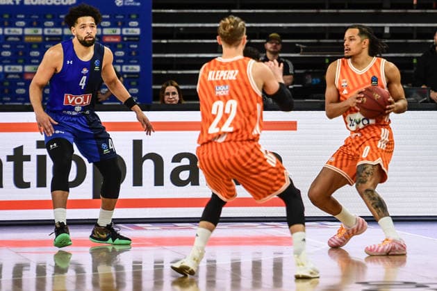 BKT Euro Cup Ratiopharm Ulm v Buducnost VOLI Podgorica, Ratiopharm Arena Ulm 03 02 2026 Nelson Weidemann ratiopharm Ulm, 0 on the ball, next to him Thomas Klepeisz ratiopharm Ulm, 22 and James Thompson Buducnost VOLI Podgorica, 4 Ulm 03 02 2026 17 Matchday BKT EuroCup, Ratiopharm Ulm v Buducnost VOLI Podgorica, Ratiopharm Arena Ulm Copyright: xBEAUTIFULxSPORTS Märklx