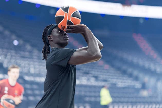 MUNICH, GERMANY - FEBRUARY 04: Wenyen Gabriel (FC Bayern Muenchen, 32) during pre game warm up before the Turkish Airlines EuroLeague match between FC Bayern Muenchen vs. Paris Basketball at SAP Garden on round 26 of Turkish Airlines EuroLeague on February 04, 2026 in Munich, Germany. Bavaria Germany Copyright: xSteffiexWunderlx