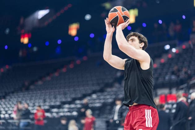 MUNICH, GERMANY - FEBRUARY 04: Justinian Jessup (FC Bayern Muenchen, 10) during pre game warm up before the Turkish Airlines EuroLeague match between FC Bayern Muenchen vs. Paris Basketball at SAP Garden on round 26 of Turkish Airlines EuroLeague on February 04, 2026 in Munich, Germany. Bavaria Germany Copyright: xSteffiexWunderlx