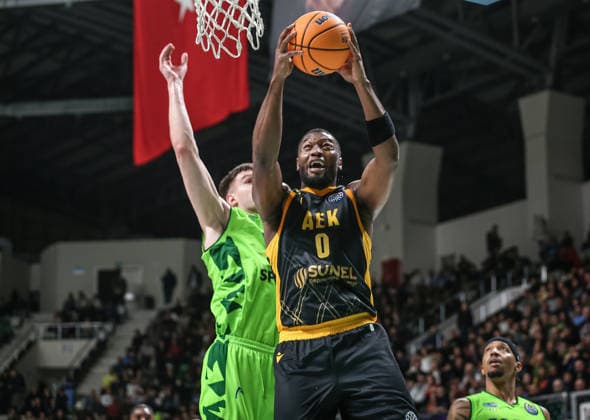 TOFAS v AEK - Basketball Champions League BURSA, TURKIYE - FEBRUARY 3: Blazevic (L) of TOFAS in action against Gray (0) of AEK during Basketball Champions League Round of 16 Group J third match between TOFAS and AEK at TOFAS Sports Hall in Bursa, Turkiye on February 3, 2026. Fatih Capkin Anadolu Bursa Turkey. Editorial use only. Please get in touch for any other usage.  Copyright: x2026xAnadoluxFatihxCapkinx
