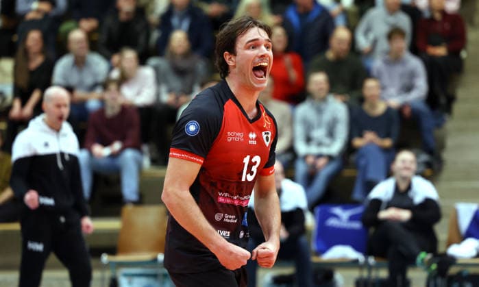 03 02 2026, Germany, Ludwigsburg, Volleyball Barock Volleys MTV Ludwigsburg vs Haching Munich, New signing Adrian Mol LB cheers