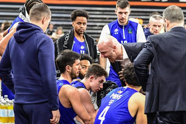 BKT Euro Cup Ratiopharm Ulm against Buducnost VOLI Podgorica, Ratiopharm Arena Ulm 03 02 2026 Head Coach Andrej Zakelj Buducnost VOLI Podgorica is completely beside himself and insults players Ulm 03 02 2026 17 Matchday BKT EuroCup, Ratiopharm Ulm against Buducnost VOLI Podgorica, Ratiopharm Arena Ulm Copyright: xBEAUTIFULxSPORTS Märklx