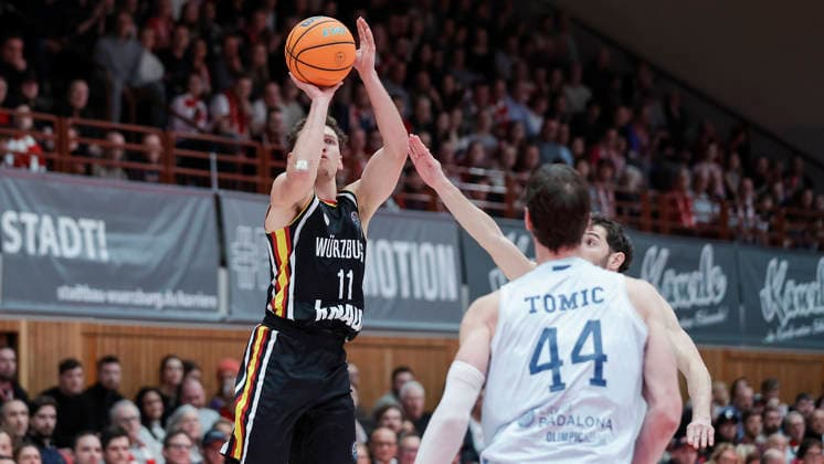 In the picture from left Brae Ivey Wuerzburg Baskets, 11 against Guillem Vives Joventut Badalona, 16 03 02 2026, Fitness First Wuerzburg Baskets vs Joventut Badalona, Basketball Champions League, Round of 16, Group K, Matchday 3, Germany, 97072, tectake Arena Wuerzburg, Copyright: HMBxMedia xJulienxBecker