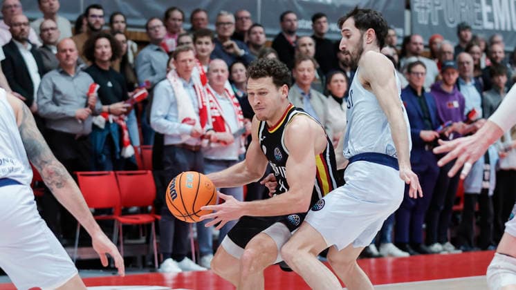 In the picture from left Brae Ivey Wuerzburg Baskets, 11 against Guillem Vives Joventut Badalona, 16 03 02 2026, Fitness First Wuerzburg Baskets vs Joventut Badalona, Basketball Champions League, Round of 16, Group K, Matchday 3, Germany, 97072, tectake Arena Wuerzburg, Copyright: HMBxMedia xJulienxBecker