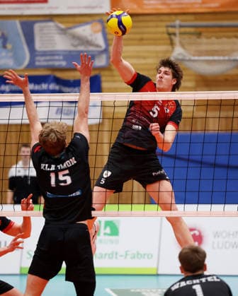 03 02 2026, Germany, Ludwigsburg, Volleyball Barock Volleys MTV Ludwigsburg vs Haching Munich, Jan Huber LB, on the ball