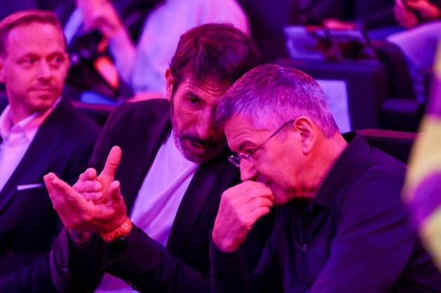 Alex Mumbru Head Coach German National Basketball Team with Herbert Hainer FC Bayern Muenchen, President , GER, FC Bayern Basketball vs Paris Basketball, Basketball, Euroleague, Matchday 26, Season 2025 2026, 03 02 2026, GER, FC Bayern Basketball vs Paris Basketball, Basketball, Euroleague, Matchday 26, Season 2025 2026, 03 02 2026 Muenchen Copyright: xEibner-Pressefoto JennixMaulx EP_JML