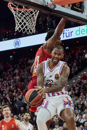 Turkish Airlines EuroLeague Basketball, FC Bayern Munich Basketball vs Paris Basketball, Munich FC Bayern Basketball, Munich FC Bayern Basketball, Paris Basketball, 2026 02 03 in Munich SAP Garden M BAYE Amath Paris Basketball Forward Nr22 PBB22 , MCCORMACK David FC Bayern Munich Basketball Center Nr 33 BAY33 sportworld München SAP Garden Bayern Deutschland