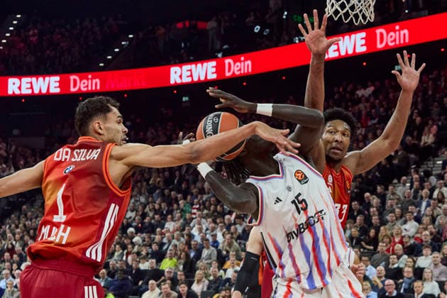 Turkish Airlines EuroLeague Basketball, FC Bayern Munich Basketball vs Paris Basketball, Munich FC Bayern Basketball, Munich FC Bayern Basketball, Paris Basketball, 2026 02 03 in Munich SAP Garden FAYE Mouhamed Paris Basketball Center Nr15 PBB15 , DA SILVA Oscar FC Bayern Munich Basketball Forward Nr 1 BAY1 sportworld München SAP Garden Bayern Deutschland
