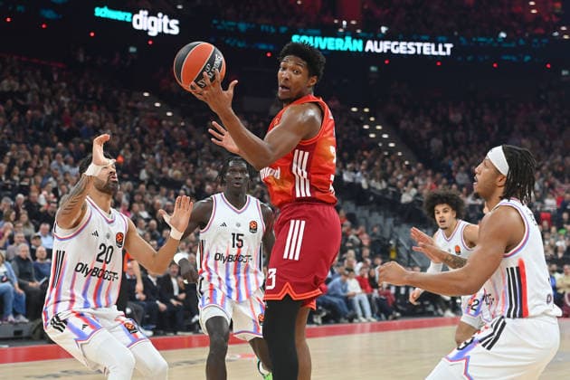 Freddie GILLESPIE FCB , action,duel against re Stevens Paris li Mouhamed Faye Paris Jeremy Morgan Paris , Basketball Euro League,season 2025 2026, FC Bayern Muenchen Paris Basketball on 03 02 2026 , S A P G A R D EN