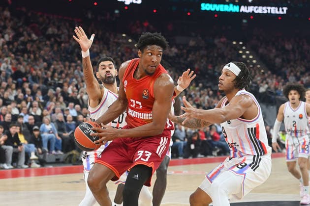 Freddie GILLESPIE FCB , action,duel against re Stevens Paris li Jeremy Morgan Paris , Basketball Euro League,season 2025 2026, FC Bayern Muenchen Paris Basketball on 03 02 2026 , S A P G A R D EN