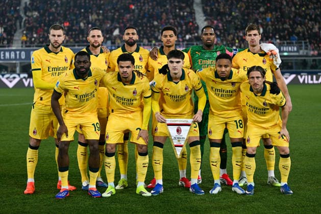 AC Milan for team photo lined up during Bologna FC vs AC Milan, Italian soccer Serie A match in Bologna, Italy, February 03 2026  Copyright: xAlessioxMarini IPAxSportx xipa-agency.netx xx IPA_70929199 IPA_Agency_IPA70929199