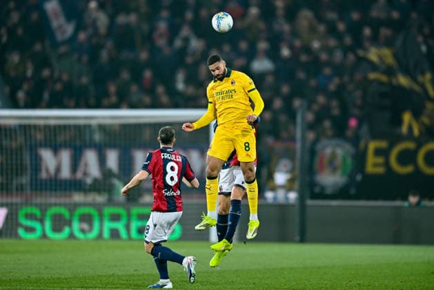Header of Milan s Ruben Loftus-Cheek during Bologna FC vs AC Milan, Italian soccer Serie A match in Bologna, Italy, February 03 2026  Copyright: xAlessioxMarini IPAxSportx xipa-agency.netx xx IPA_70929294 IPA_Agency_IPA70929294