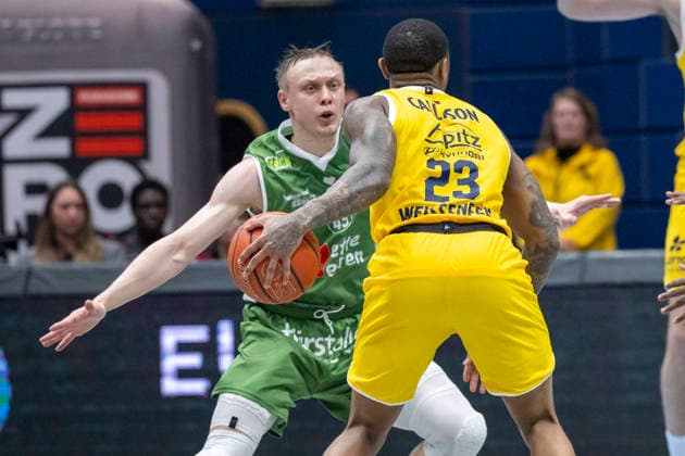European North Basketball League, ENBL, 2025 2026 Syntainics MBC vs Hefte Helfen Bulls Kapfenberg Weissenfels, Germany 03 February 2026 In the picture from left Vitalii Zotov Kapfenberg and Charles Callison Weissenfels Weissenfels Stadthalle Weissenfels Sachsen Anhalt Germany