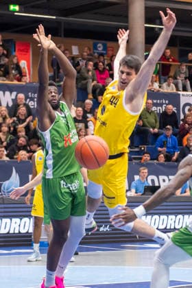 European North Basketball League, ENBL, 2025 2026 Syntainics MBC vs Hefte Helfen Bulls Kapfenberg Weissenfels, Germany 03 February 2026 In the picture from left Ryan Lobreau Kapfenberg and Jure Planinic Weissenfels Weissenfels Stadthalle Weissenfels Sachsen Anhalt Germany