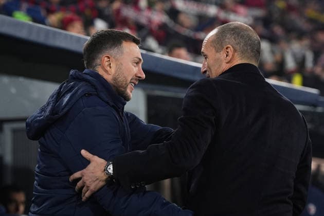Bologna s Federico Bernardeschi and AC MilanÕs head coach Massimiliano Allegri during the Serie A soccer match between Bologna and Milan at the Renato DallÕAra Stadium in Bologna, north Italy - Tuesday, February 3, 2026 -  Copyright: xMassimoxPaolone LaPressex