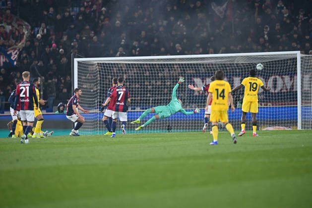 Milan s Ruben Loftus-Cheek scores a goal during Bologna FC vs AC Milan, Italian soccer Serie A match in Bologna, Italy, February 03 2026  Copyright: xAlessioxMarini IPAxSportx xipa-agency.netx xx IPA_70929672 IPA_Agency_IPA70929672