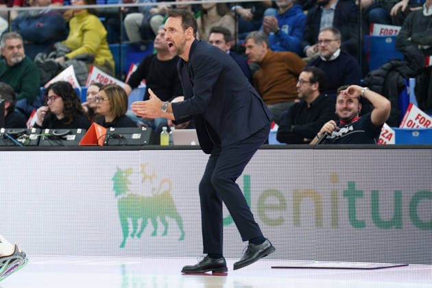 EA7 Emporio Armani Milano vs. Kosner Baskonia Vitoria-Gasteiz, pictured is Head Coach Giuseppe Poeta (EA7 Emporio Armani Milano)  Copyright: xSimonexLucarellix xipa-agency.netx xSimonexLucarellix IPA_Agency_IPA70929741