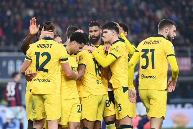 CALCIO - Serie A - Bologna FC vs AC Milan Loftus Cheek Ruben (Ac Milan) celebrated by his teammate after his goal during Bologna FC vs AC Milan, Italian soccer Serie A match in Bologna, Italy, February 03 2026 Bologna Italy  Copyright: xIPAxSport ABACAx