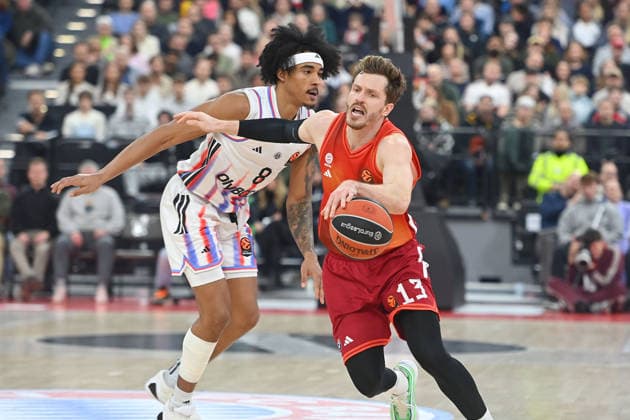 Andreas OBST FCB , action,duel against Jared Rhoden Paris Basketball Euro League,season 2025 2026, FC Bayern Muenchen Paris Basketball on 03 02 2026 , S A P G A R D EN