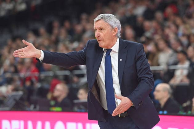 Coach Svetislav PESIC FCB , gestures,gives instructions, single image,cropped single motif,half figure,half figure Basketball Euro League,season 2025 2026, FC Bayern Muenchen Paris Basketball on 03 02 2026 , S A P G A R D EN