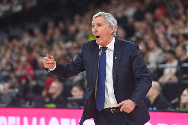 Coach Svetislav PESIC FCB , gestures,gives instructions, single image,cropped single motif,half figure,half figure Basketball Euro League,season 2025 2026, FC Bayern Muenchen Paris Basketball on 03 02 2026 , S A P G A R D EN