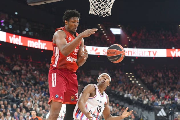 Freddie GILLESPIE FCB action,duel against re Allan Dokossi Paris Basketball Euro League,season 2025 2026, FC Bayern Muenchen Paris Basketball on 03 02 2026 , S A P G A R D EN