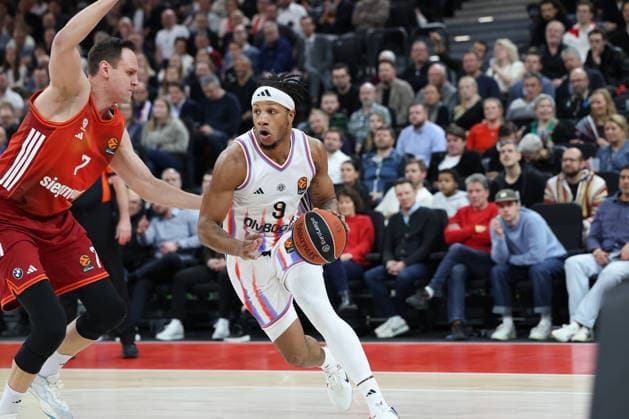 Lamar Stevens Paris Basketball, 09 with Johannes Voigtmann FC Bayern Basketball, 07 , GER, FC Bayern Basketball vs Paris Basketball, Basketball, Euroleague, Matchday 26, Season 2025 2026, 03 02 2026, GER, FC Bayern Basketball vs Paris Basketball, Basketball, Euroleague, Matchday 26, Season 2025 2026, 03 02 2026 Munich Copyright: xEibner-Pressefoto JennixMaulx EP_JML