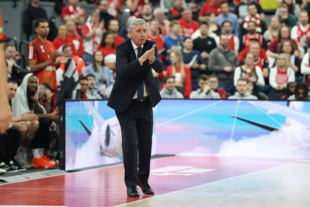 Svetislav Pesic FC Bayern Basketball, Head Coach applauds, GER, FC Bayern Basketball vs Paris Basketball, Basketball, Euroleague, Matchday 26, Season 2025 2026, 03 02 2026, GER, FC Bayern Basketball vs Paris Basketball, Basketball, Euroleague, Matchday 26, Season 2025 2026, 03 02 2026 Munich Copyright: xEibner-Pressefoto JennixMaulx EP_JML