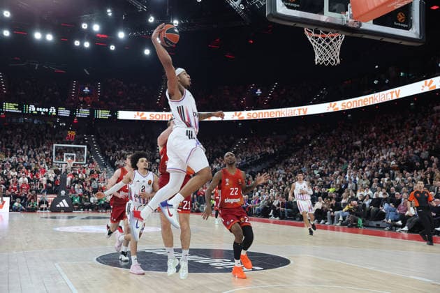 Lamar Stevens Paris Basketball, 09 with Isiaha Mike FC Bayern Basketball, 22 and Nadir Hifi Paris Basketball, 02 , GER, FC Bayern Basketball vs Paris Basketball, Basketball, Euroleague, Matchday 26, Season 2025 2026, 03 02 2026, GER, FC Bayern Basketball vs Paris Basketball, Basketball, Euroleague, Matchday 26, Season 2025 2026, 03 02 2026 Munich Copyright: xEibner-Pressefoto JennixMaulx EP_JML