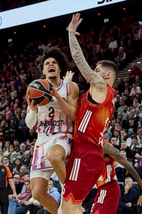 Turkish Airlines EuroLeague Basketball, FC Bayern Munich Basketball vs Paris Basketball, Munich FC Bayern Basketball, Munich FC Bayern Basketball, Paris Basketball, 2026 02 03 in Munich SAP Garden HIFI Nadir Paris Basketball Guard Nr2 PBB2 , JOVIC Stefan FC Bayern Munich Basketball Guard Nr 16 BAY16 sportworld München SAP Garden Bayern Deutschland